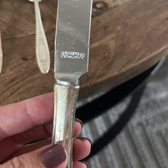 Vintage Oneida 5 pc Flatware Set: - Picture 10 of 16